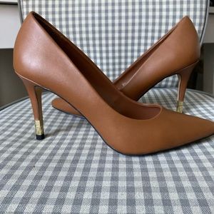 ✨Camel Aldo Heels With Gold✨